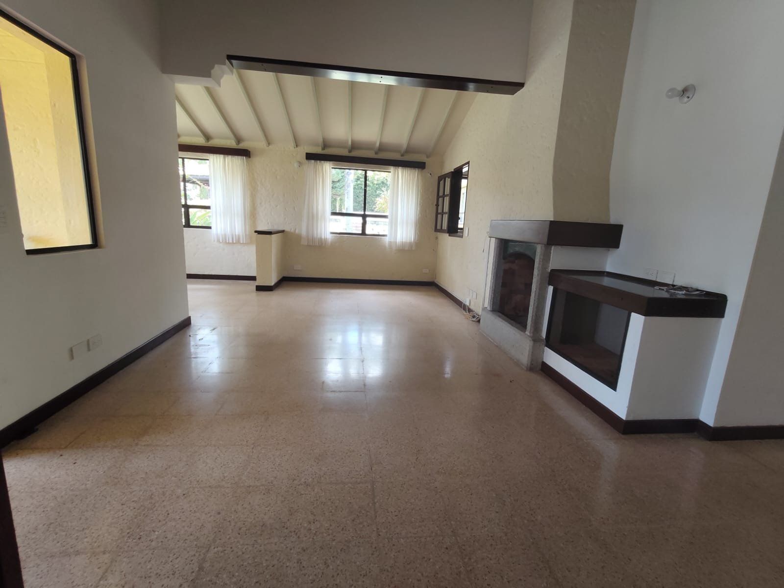 CASA EN ARRIENDO UBICADA EN LA CEJA - 3