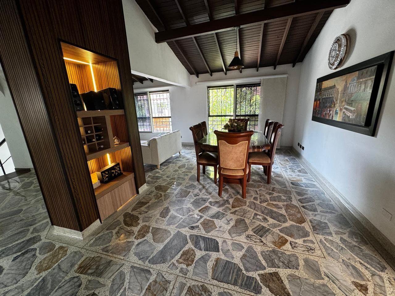CASA EN ARRIENDO UBICADA EN MEDELLÍN SECTOR SIMON BOLIVAR - 3