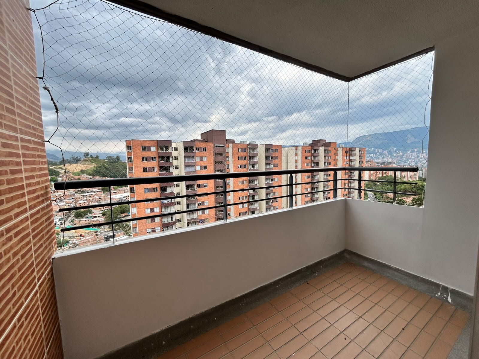 APARTAMENTO EN ARRIENDO UBICADO EN MEDELLIN SECTOR LOMA DE LOS BERNAL - 13