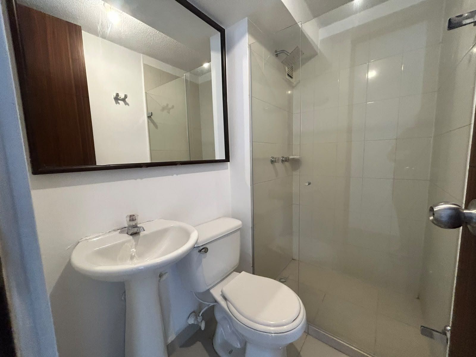 APARTAMENTO EN ARRIENDO UBICADO EN MEDELLIN SECTOR LOMA DE LOS BERNAL - 11