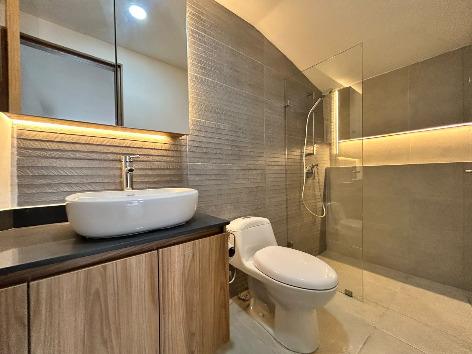 APARTAESTUDIO AMOBLADO EN ARRIENDO UBICADO EN MEDELLÍN SECTOR BUENOS AIRES - 5