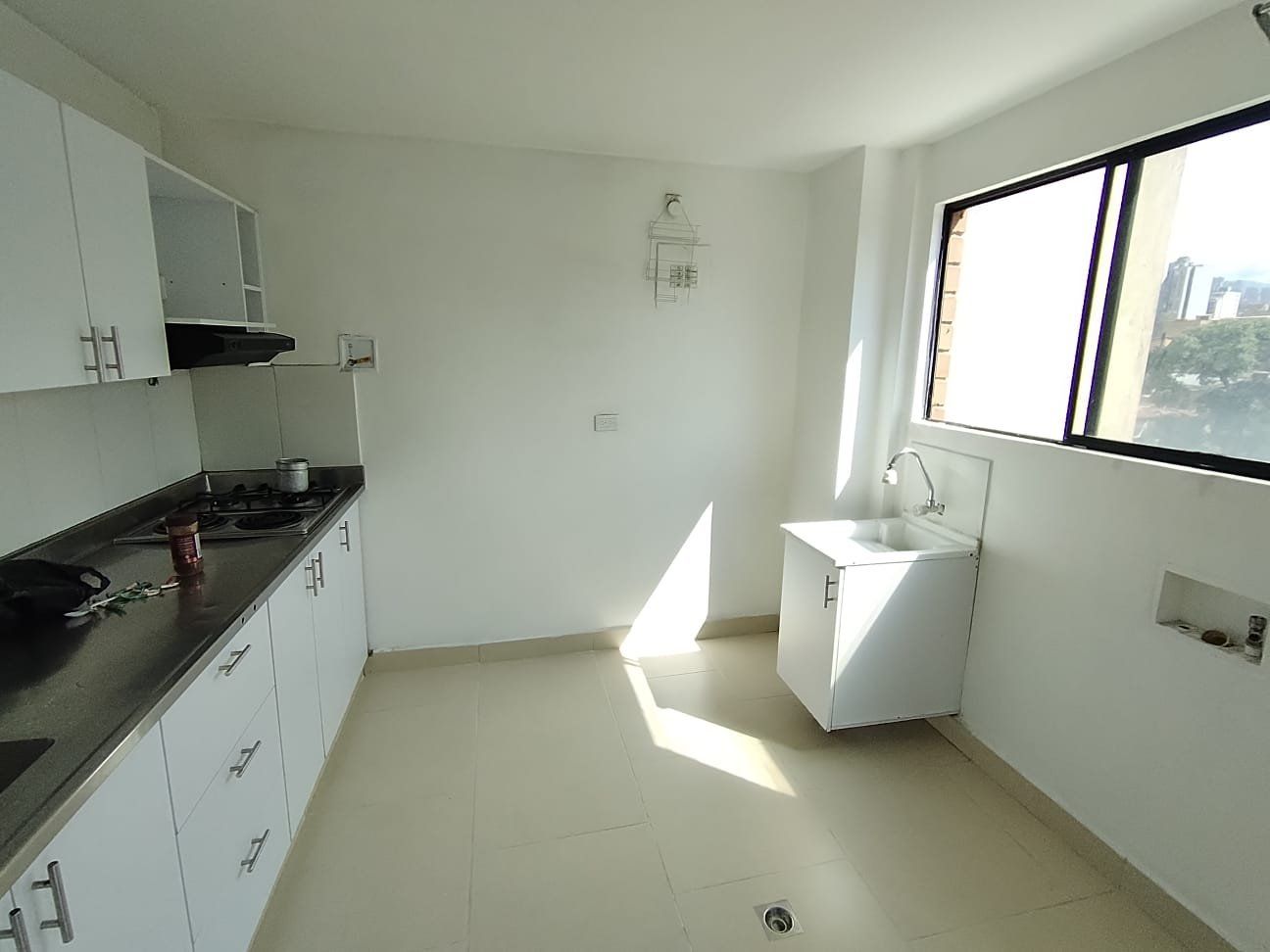 APARTAMENTO EN ARRIENDO UBICADO EN MEDELLIN SECTOR LA CANDELARIA - 3
