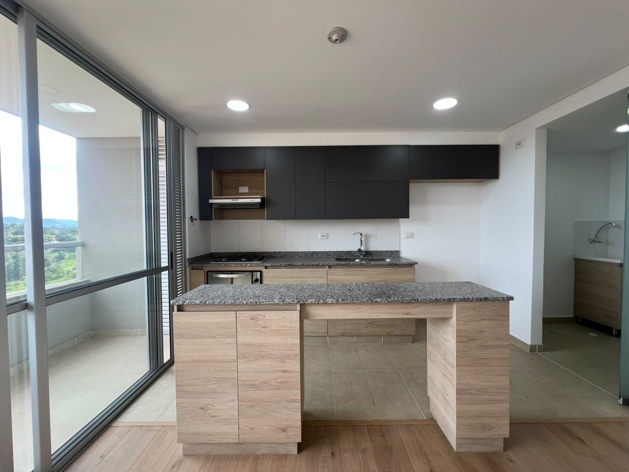 APARTAMENTO EN VENTA UBICADO EN RIONEGRO SECTOR LOS COLEGIOS - 2