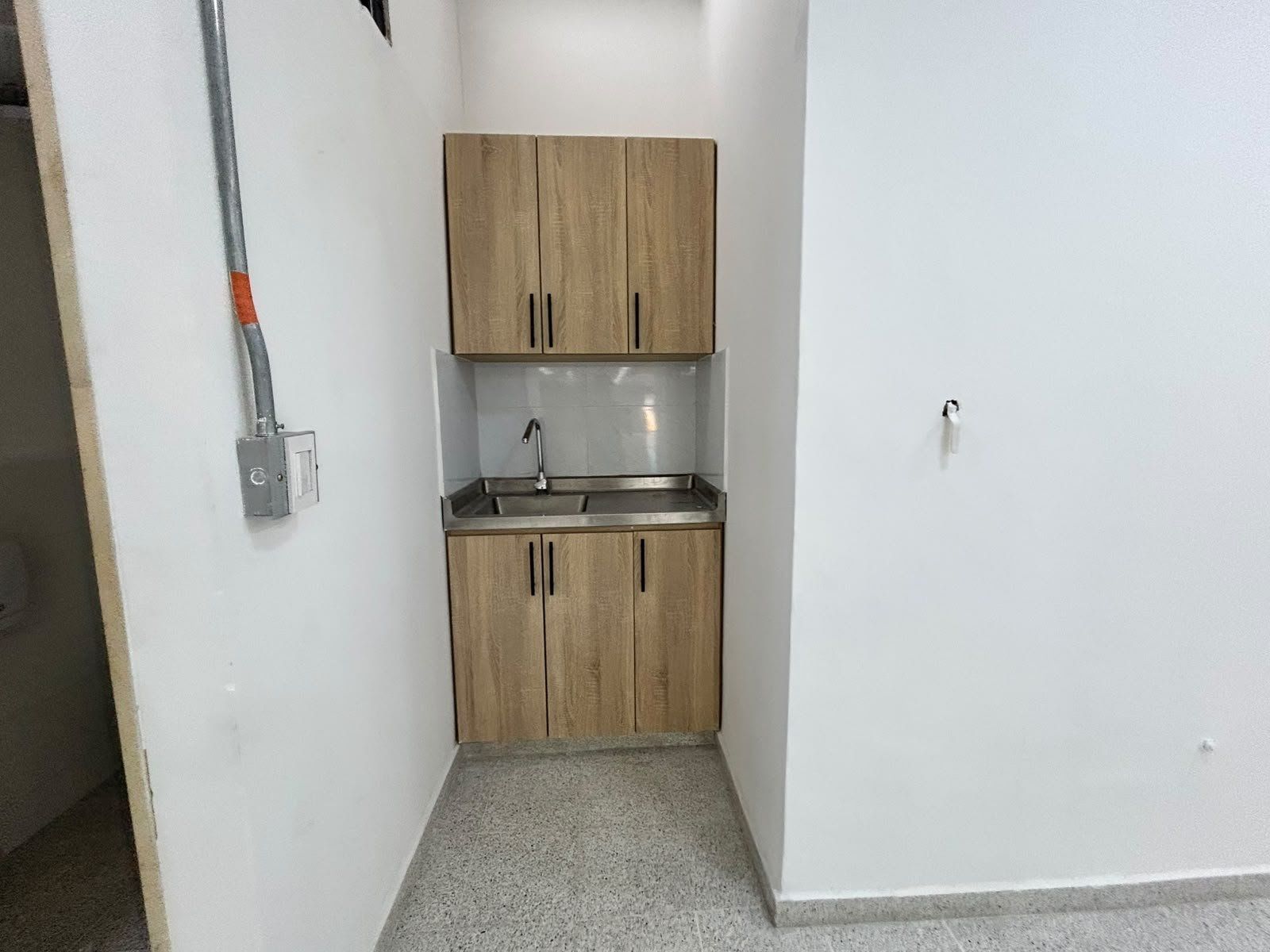 BODEGA EN ARRIENDO UBICADO EN MEDELLIN SECTOR LAURELES - 4