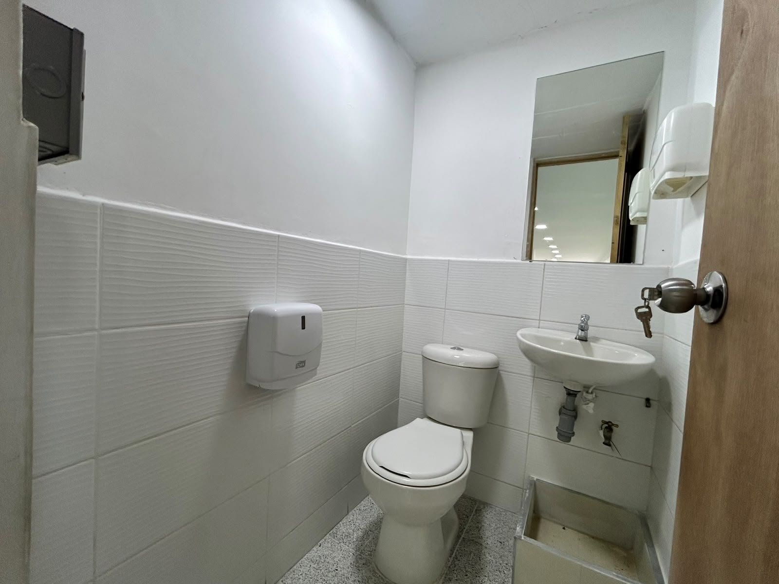 BODEGA EN ARRIENDO UBICADO EN MEDELLIN SECTOR LAURELES - 5
