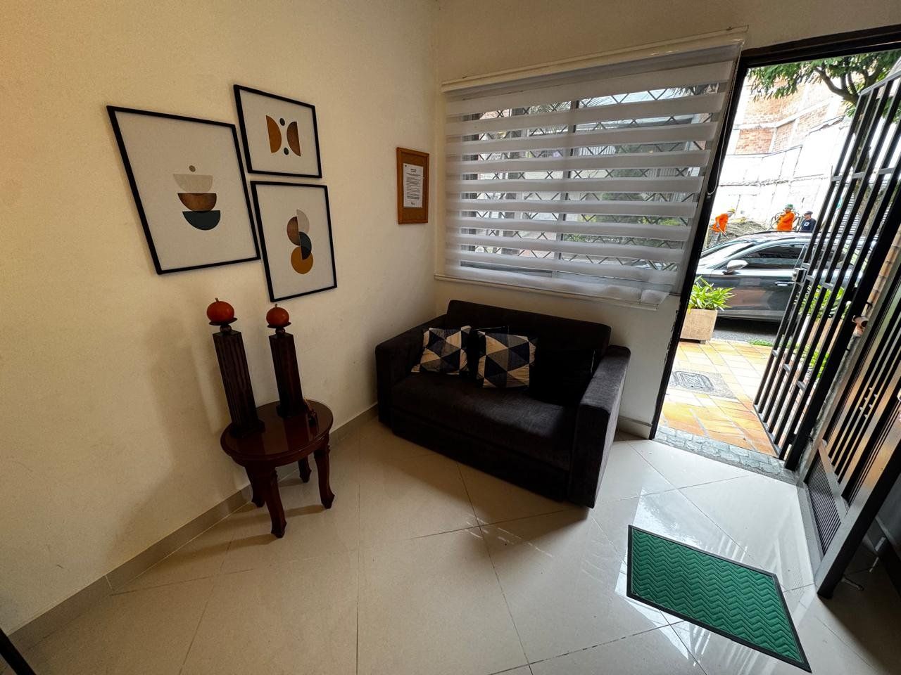 APARTAESTUDIO EN ARRIENDO UBICADO EN MEDELLÍN SECTOR LAURELES