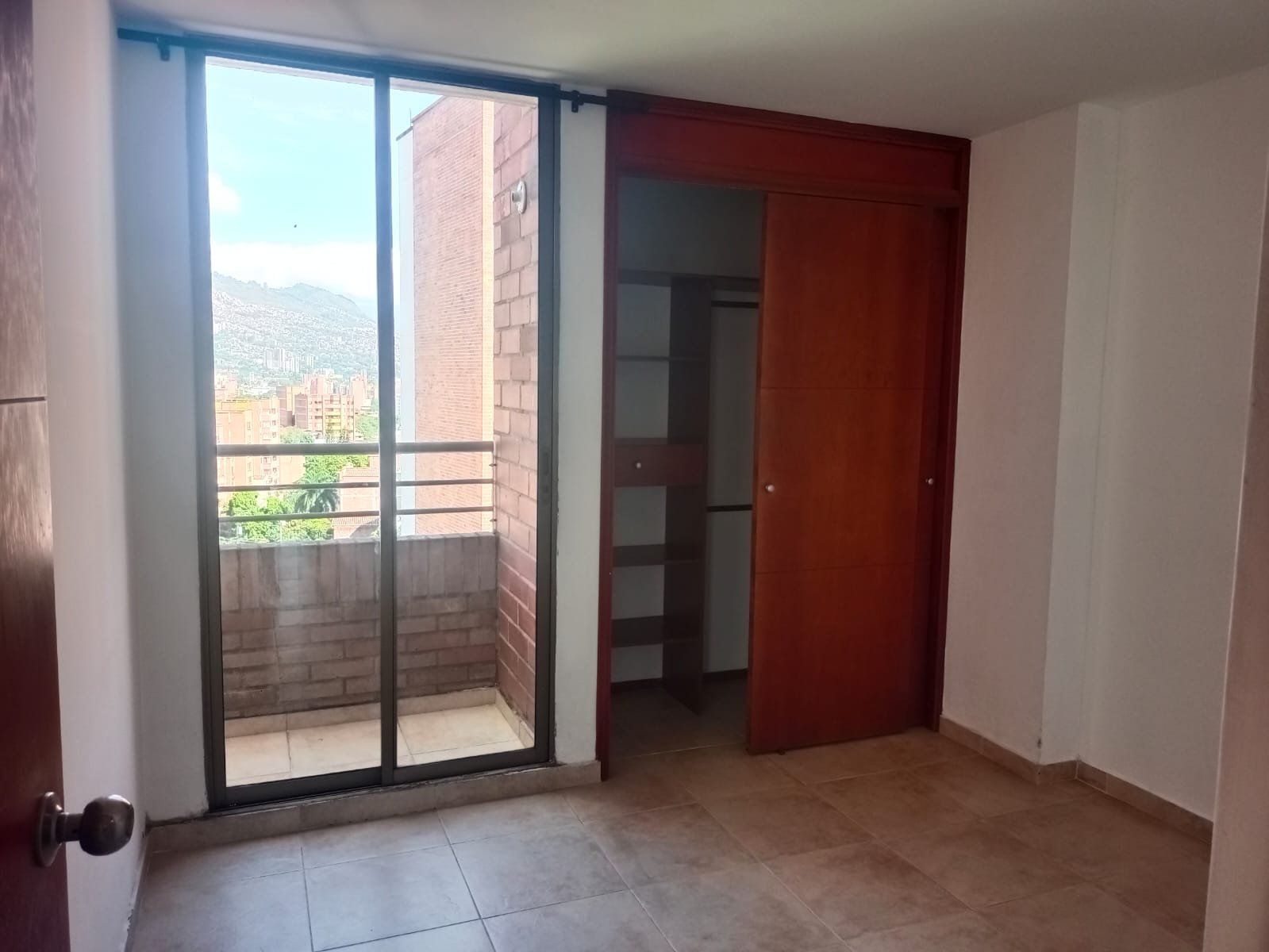 APARTAMENTO EN ARRIENDO UBICADO EN MEDELLÍN SECTOR LAURELES - 10