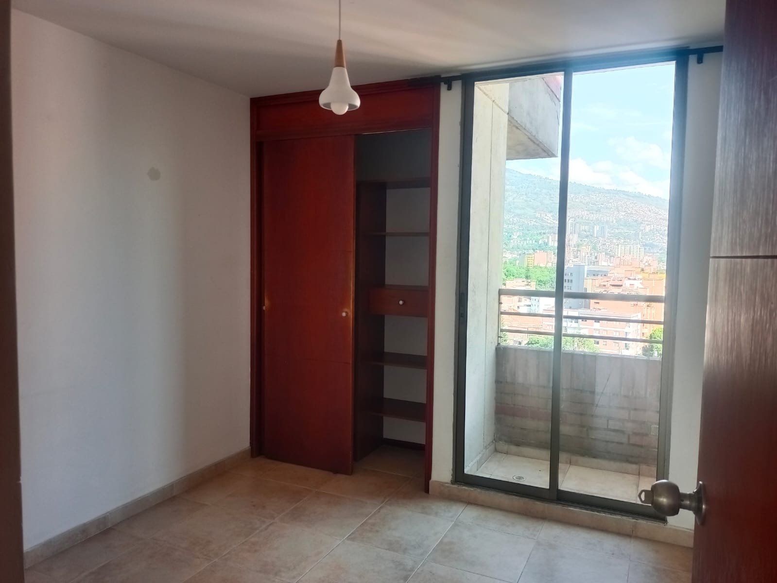 APARTAMENTO EN ARRIENDO UBICADO EN MEDELLÍN SECTOR LAURELES - 9