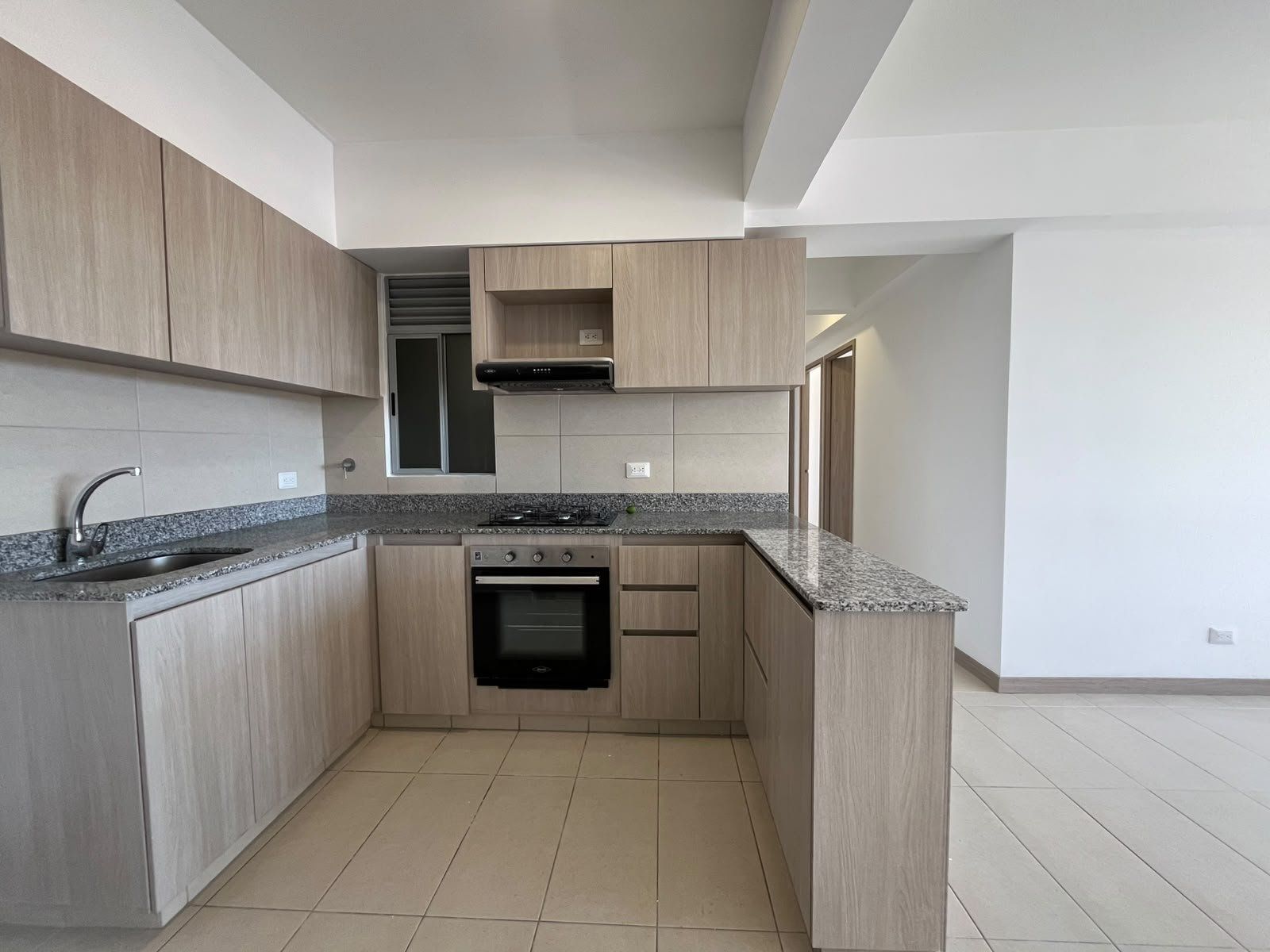 APARTAMENTO EN ARRIENDO UBICADO EN RIONEGRO SECTOR SAN NICOLAS - 3