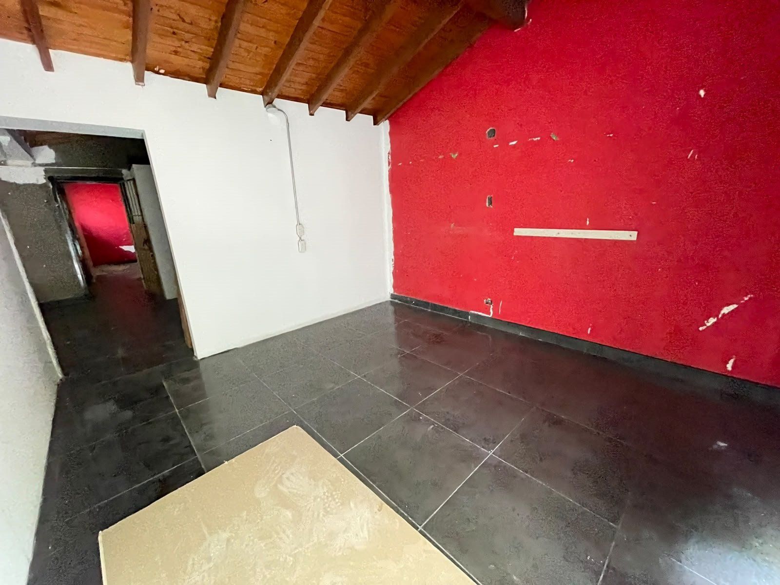 BODEGA EN ARRIENDO UBICADA EN MEDELLIN SECTOR LAURELES - 2