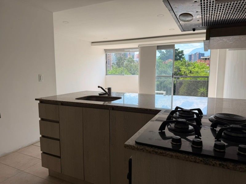 APARTAESTUDIO EN VENTA UBICADO EN MEDELLIN SECTOR LOMA DE LOS BERNAL - 5