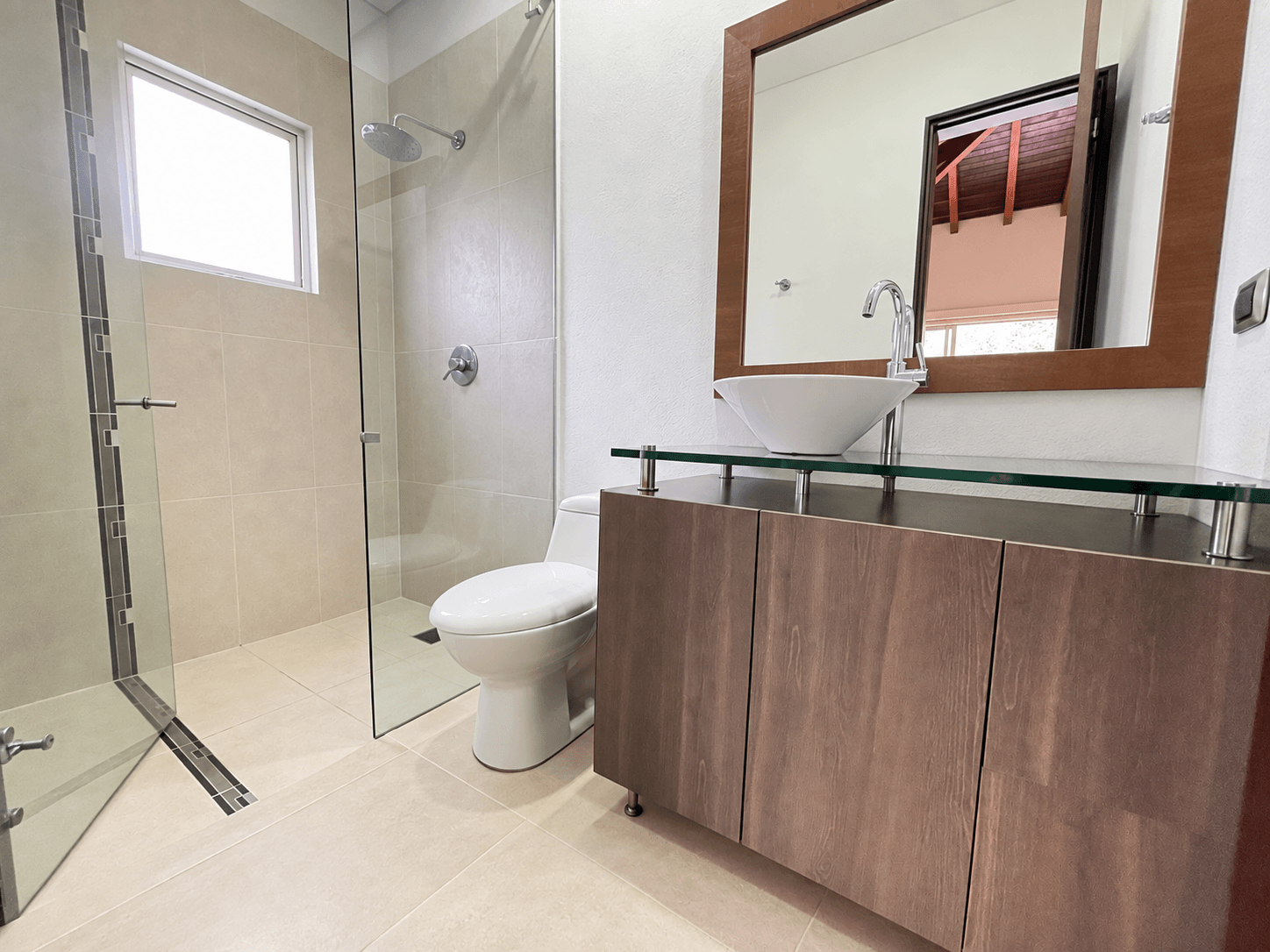 CASA EN VENTA UBICADA EN SABANETA SECTOR AVES MARÍA - 12