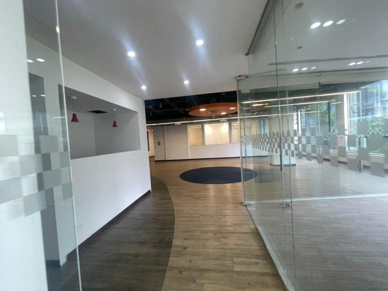 OFICINA EN ARRIENDO UBICADA EN MEDELLÍN SECTOR POBLADO - 11