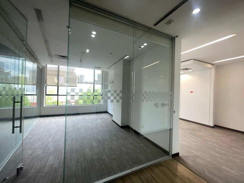 OFICINA EN ARRIENDO UBICADA EN MEDELLÍN SECTOR POBLADO - 12